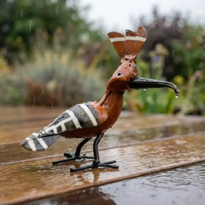 Huppe - Sculpture oiseau métal recyclé pour jardin - sous la pluie