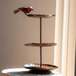 Mangeoire à oiseaux triple robin en métal recyclé