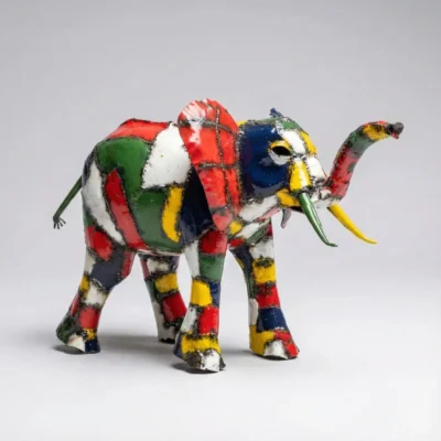 Sculpture Éléphant XXL- statue animaux métal recyclé - Fond blanc