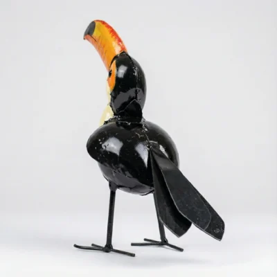 Toucan - Sculpture métallique récupération - oiseau - fond blanc dos