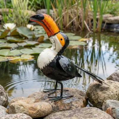 Toucan - Sculpture métallique récupération - oiseau - lac