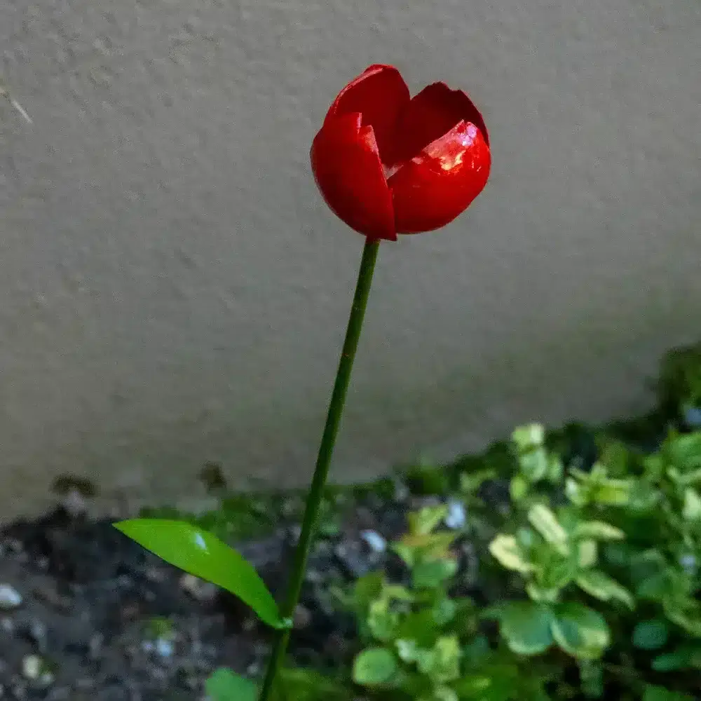 Tulipe - Fleur en fer forgé pour jardin - métal recyclé - 1