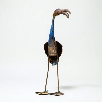 Flamand bleu - Sculpture métal récup' animaux pour jardin - Fond blanc Face