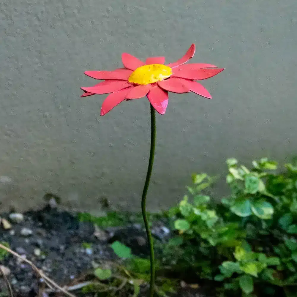 Marguerite rose - fleur en fer forgé pour jardin - décoration métal - 1