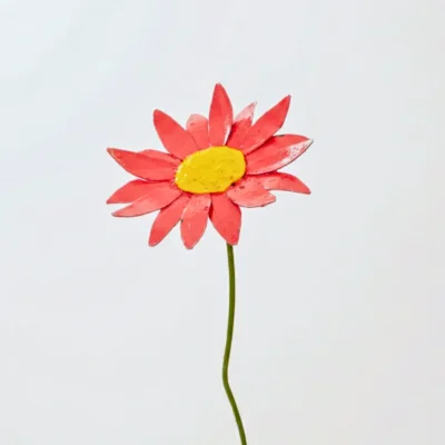 Marguerite rose - fleur en fer forgé pour jardin - décoration métal - Fond blanc 1