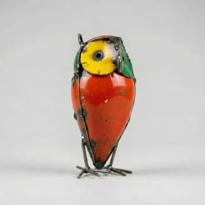 Sculpture chouette en métal de récupération - statue fer forgé - fond blanc